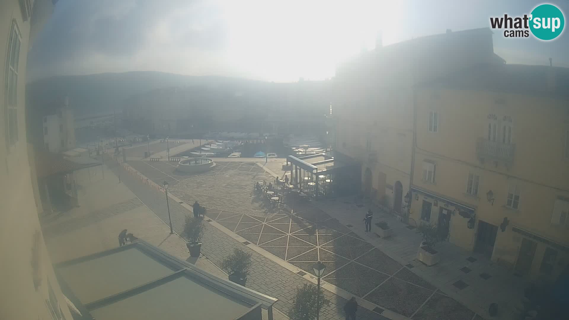 LIVE cam Cres city – main square and “mandrač” – Cres island – Croatia