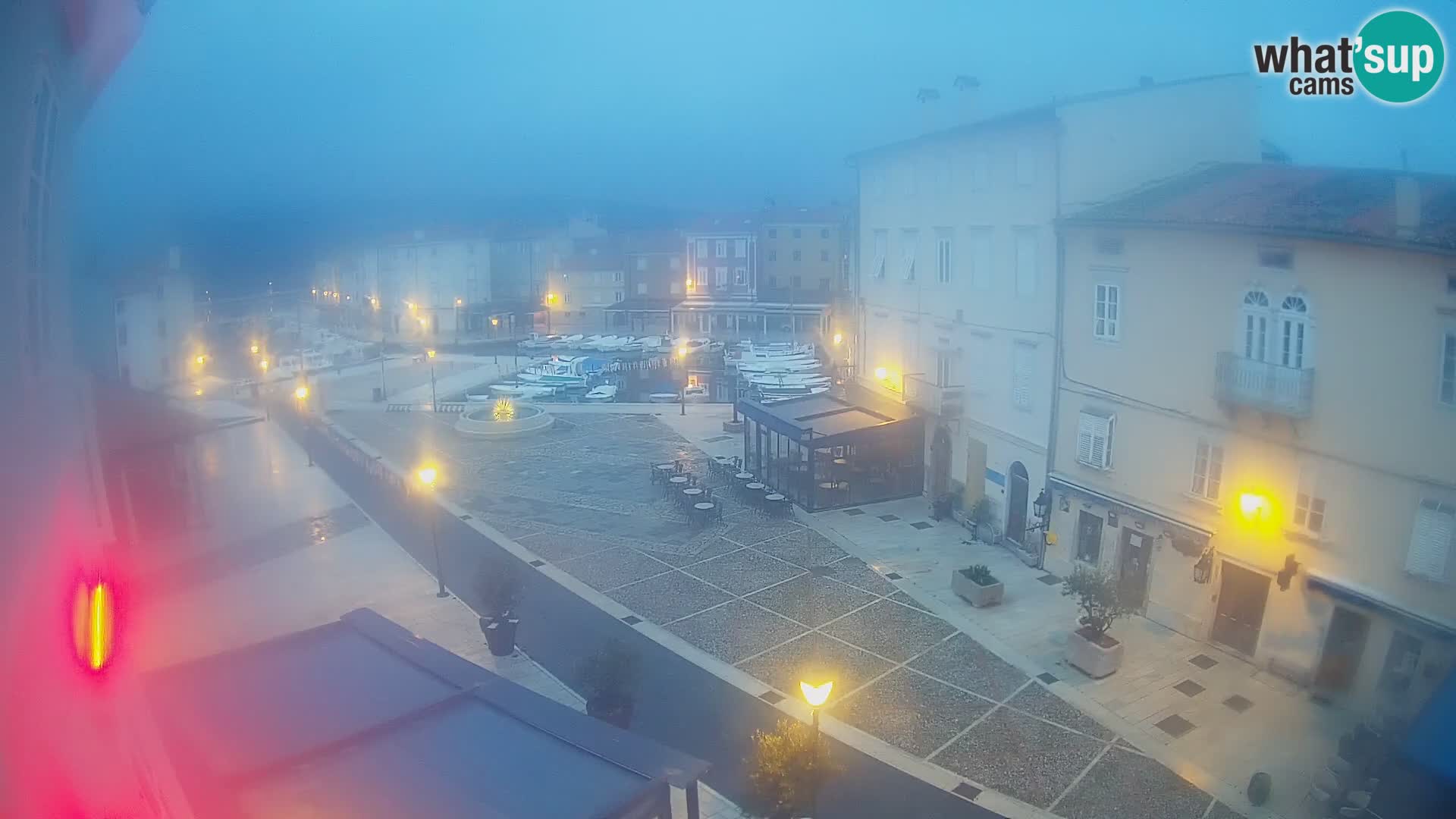 LIVE cam Cres Stadt – Hauptplatz und “mandrač” – Cres Insel – Kroatien