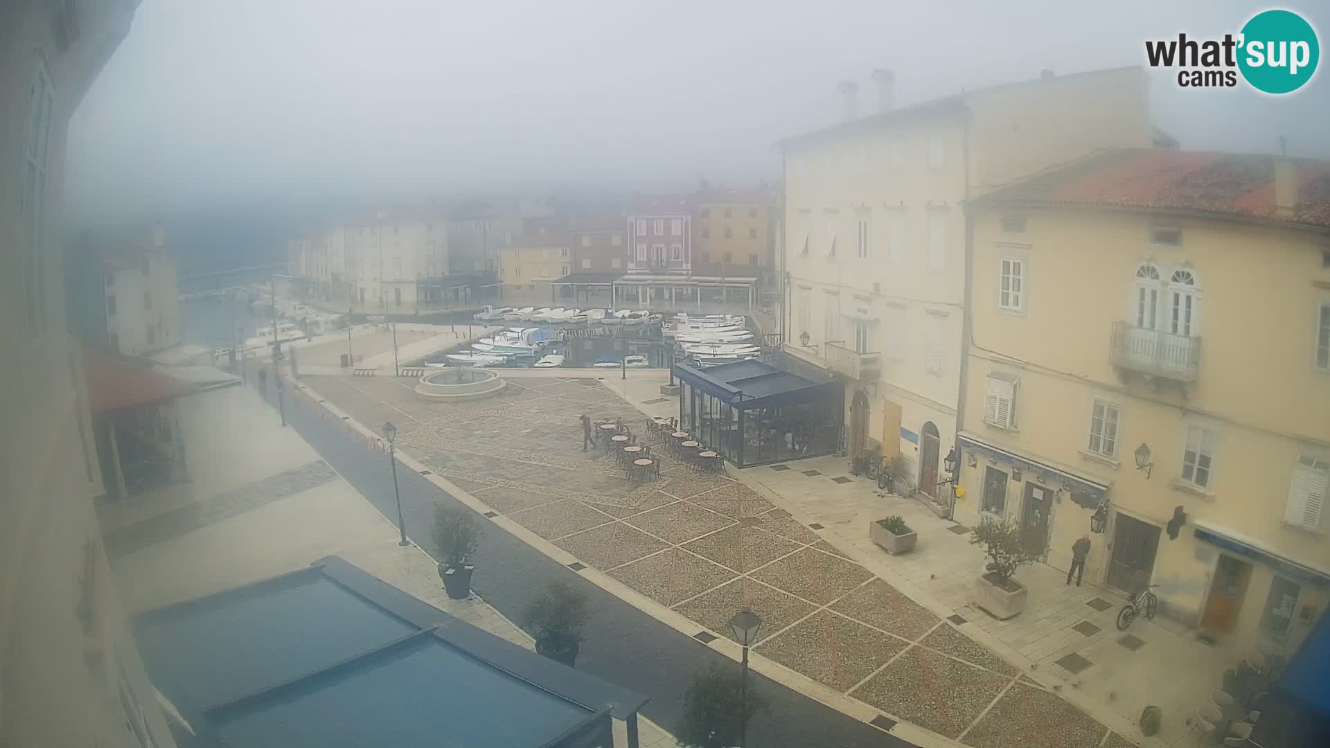 LIVE cam Cres city – place principale et “mandrač” – île de Cres – Croatie