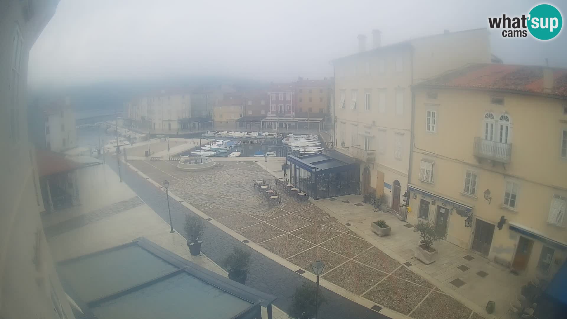 LIVE cam Cres city – place principale et “mandrač” – île de Cres – Croatie