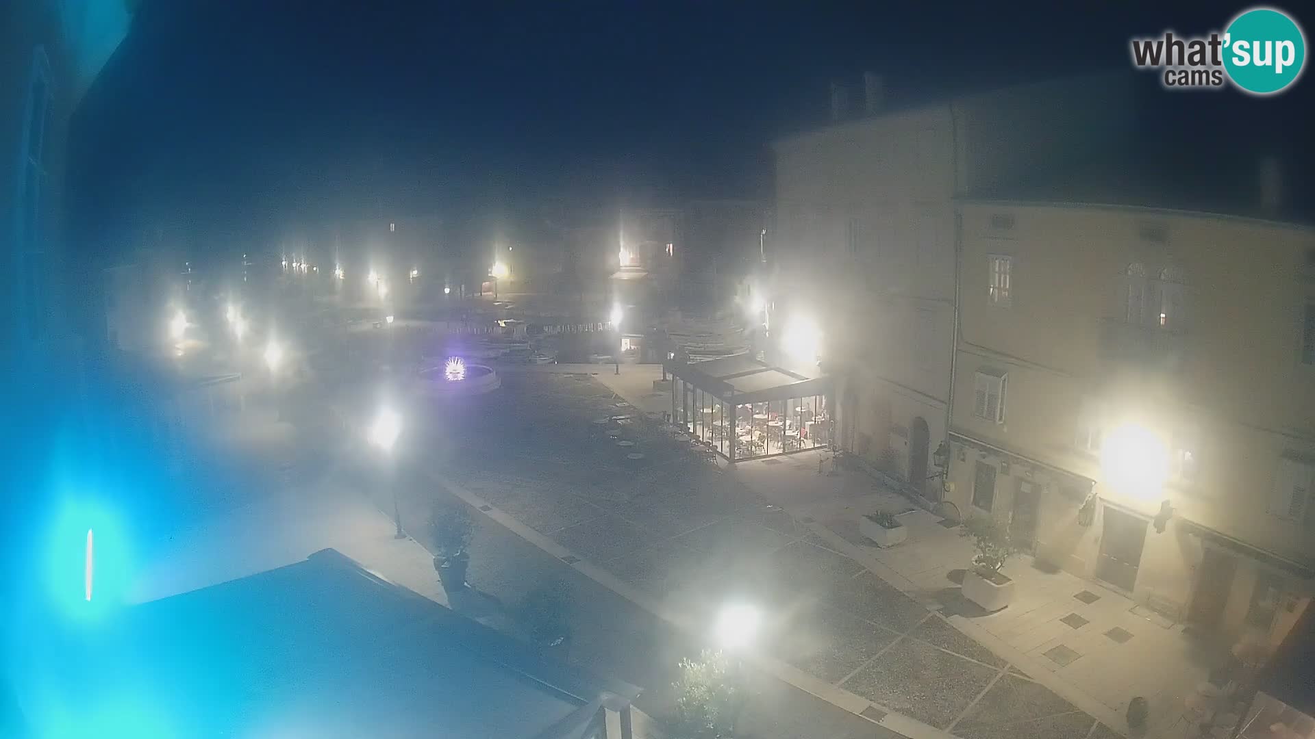 LIVE cam Cres city – place principale et “mandrač” – île de Cres – Croatie