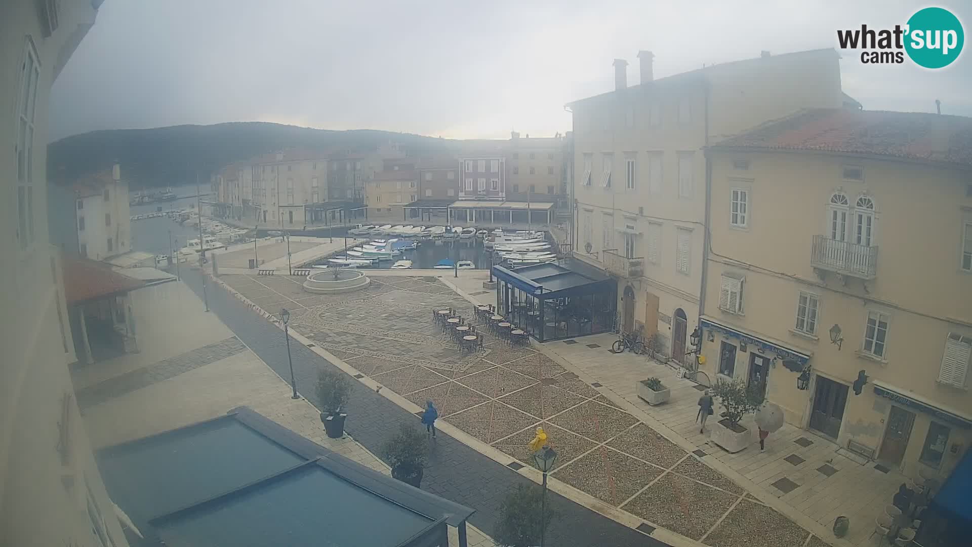 LIVE cam Cres city – main square and “mandrač” – Cres island – Croatia