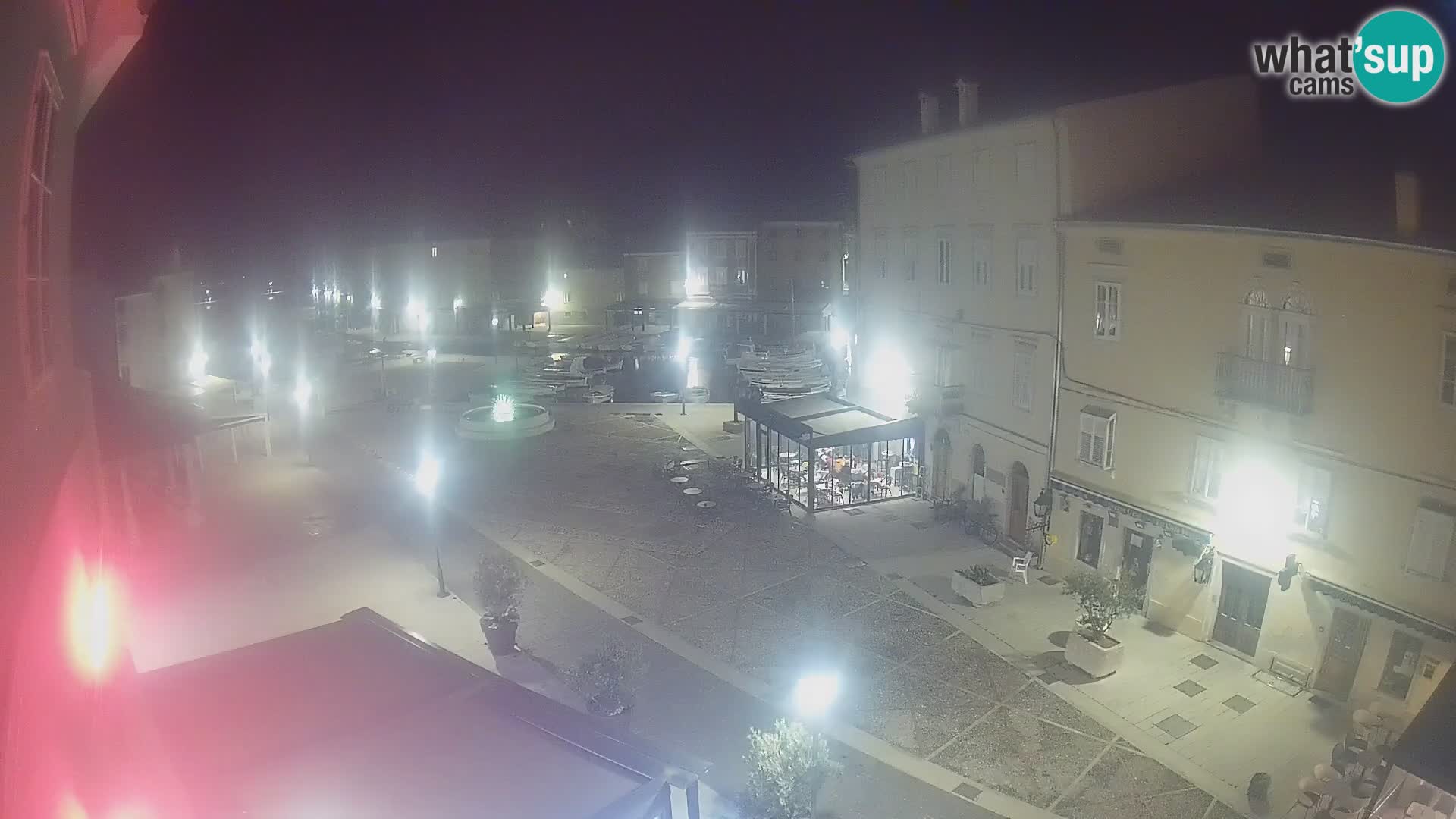 LIVE cam Cres city – place principale et “mandrač” – île de Cres – Croatie