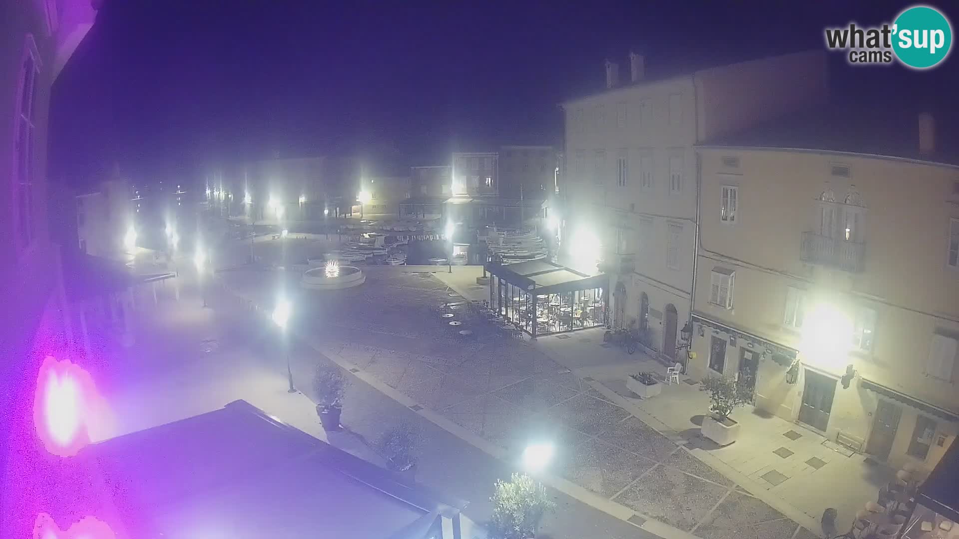 LIVE cam Cres city – place principale et “mandrač” – île de Cres – Croatie