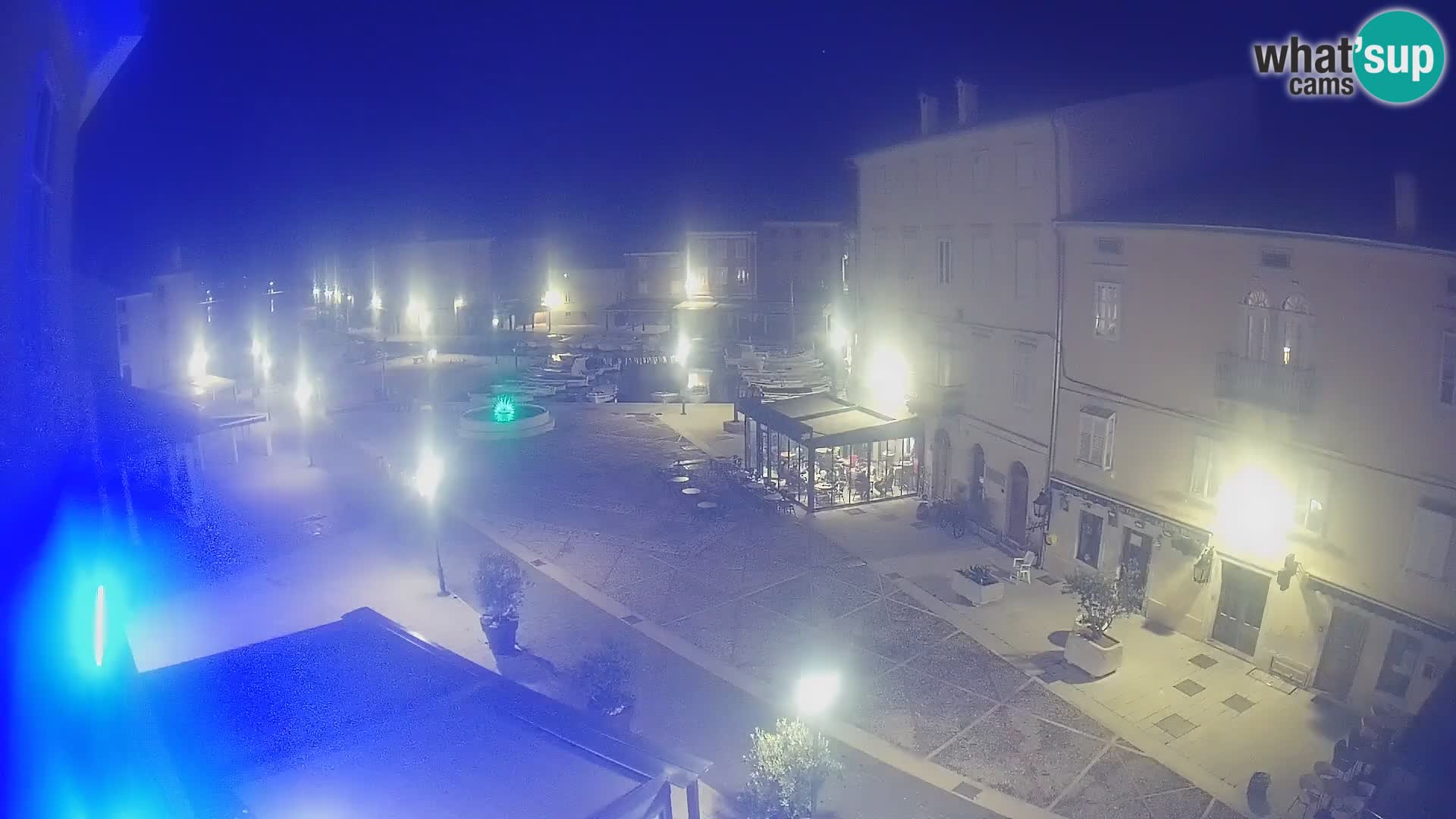 LIVE cam Cres city – place principale et “mandrač” – île de Cres – Croatie