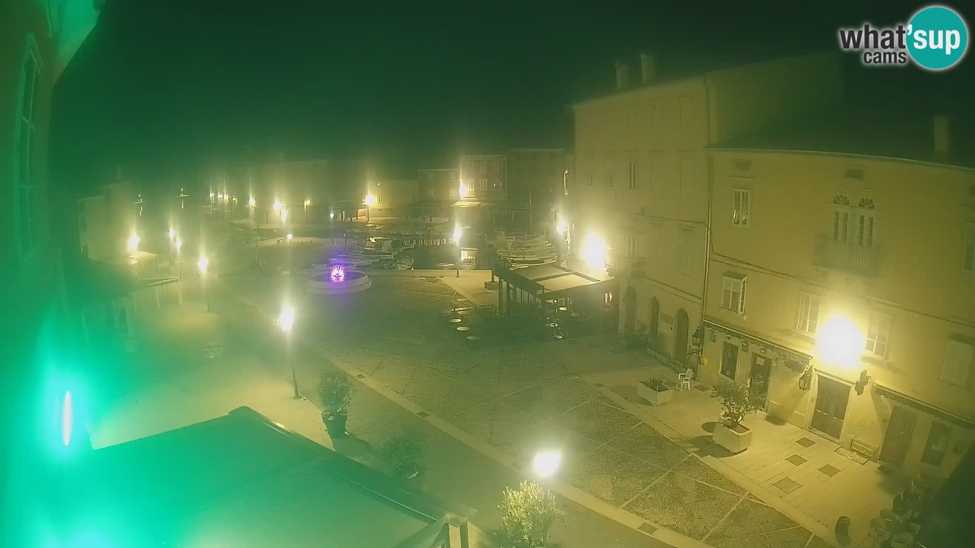 LIVE cam Cres city – place principale et “mandrač” – île de Cres – Croatie