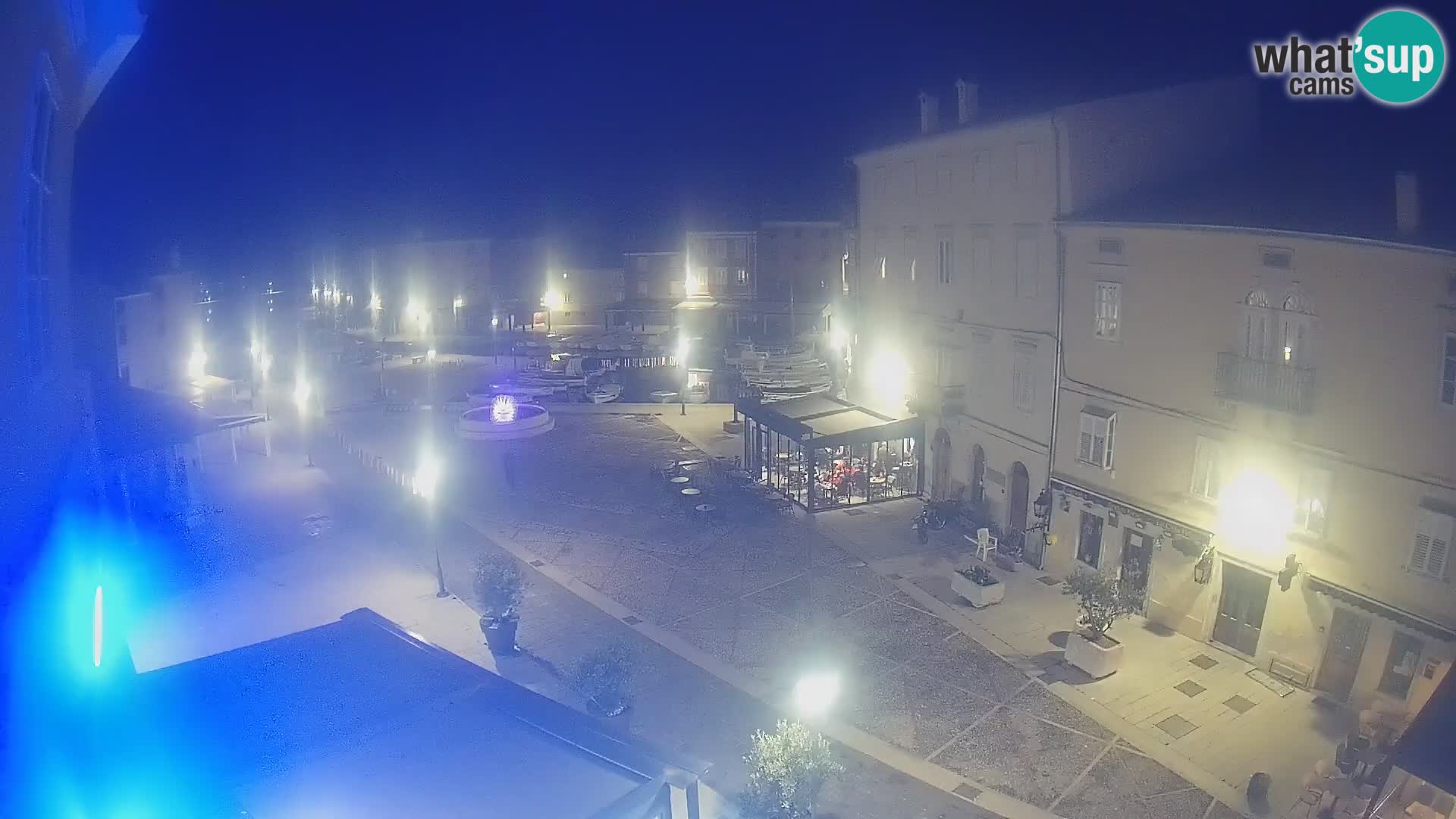 LIVE cam Cres city – place principale et “mandrač” – île de Cres – Croatie