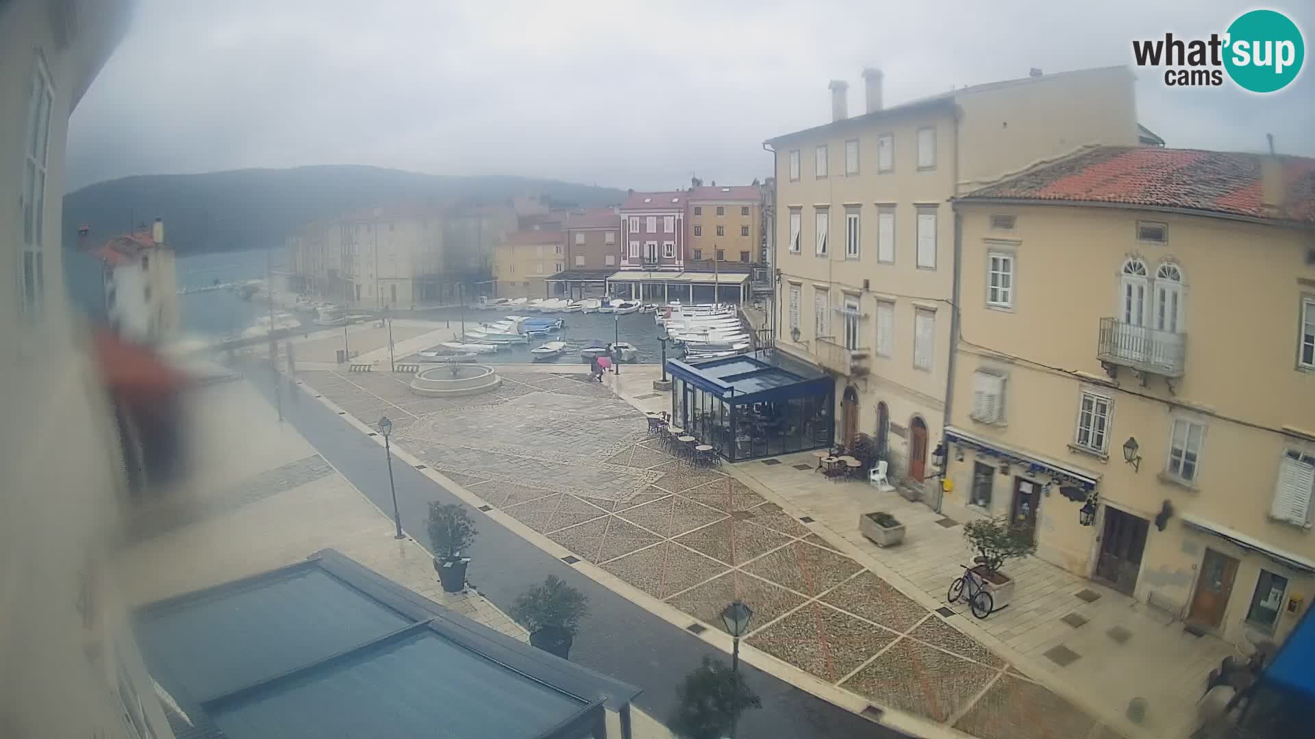 LIVE cam Cres city – main square and “mandrač” – Cres island – Croatia