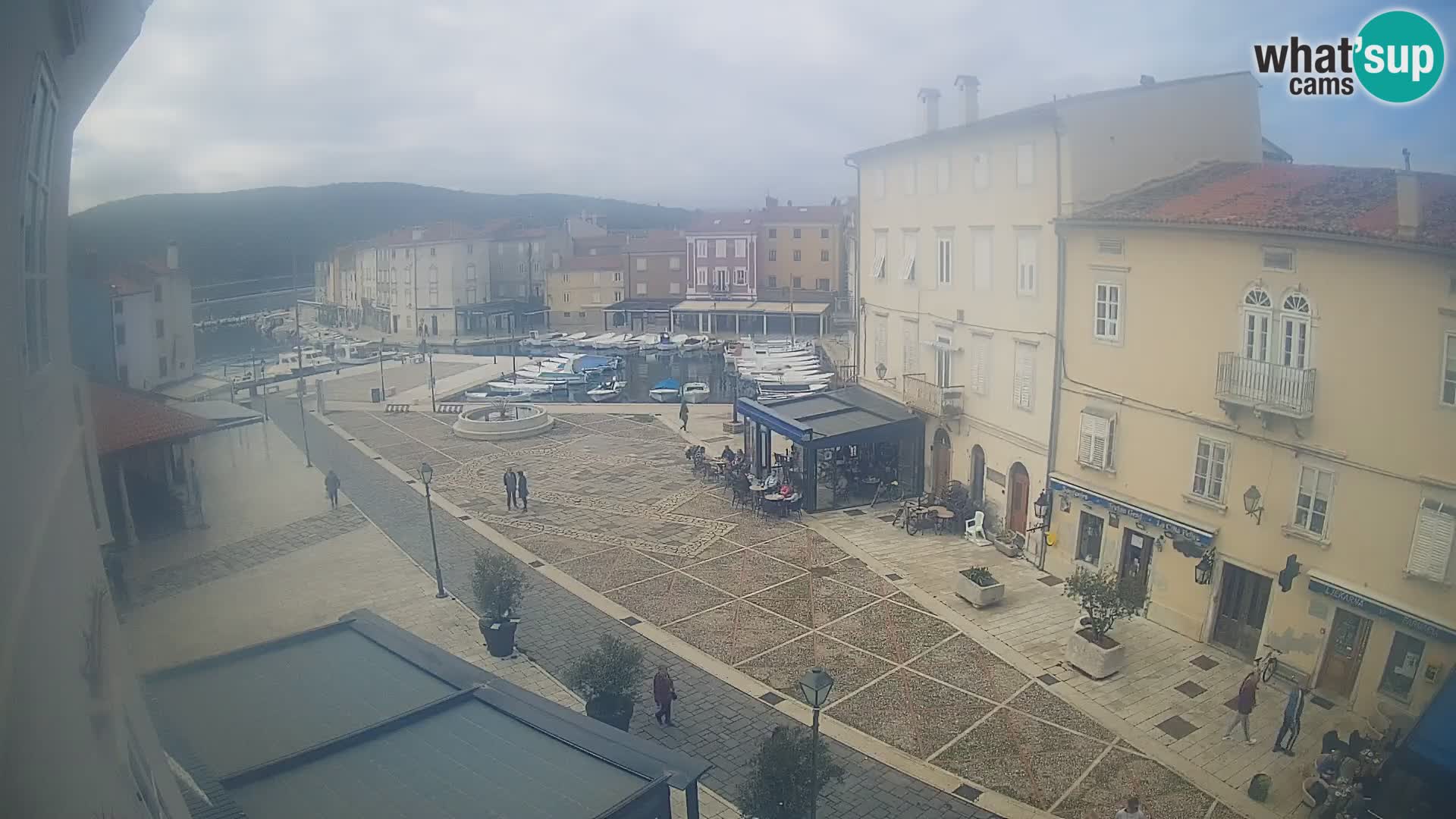 LIVE cam Cres city – main square and “mandrač” – Cres island – Croatia