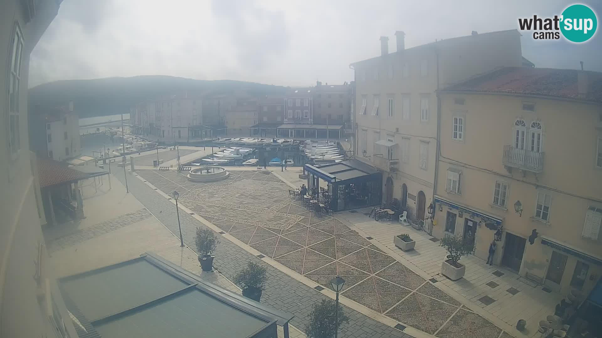 LIVE cam Cres city – main square and “mandrač” – Cres island – Croatia