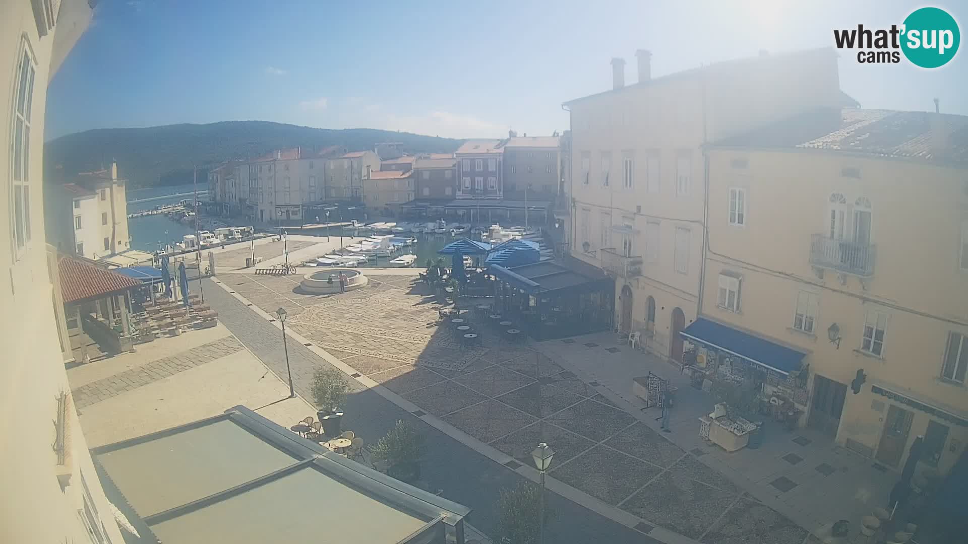 LIVE cam Cres city – main square and “mandrač” – Cres island – Croatia