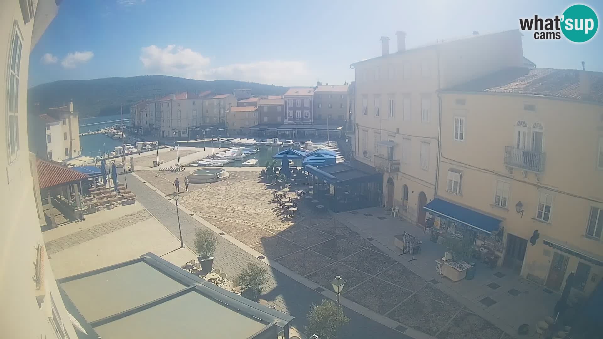 LIVE cam Cres città – piazza principale e “mandrač” – isola di Cherso – Croazia