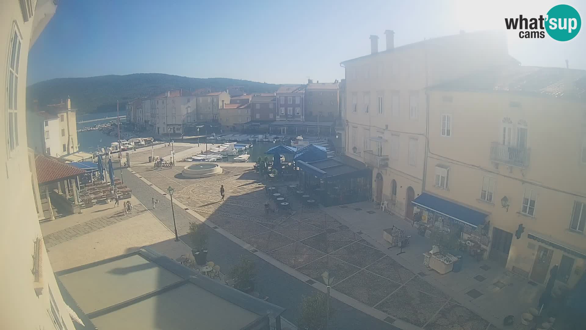 LIVE cam Cres city – main square and “mandrač” – Cres island – Croatia