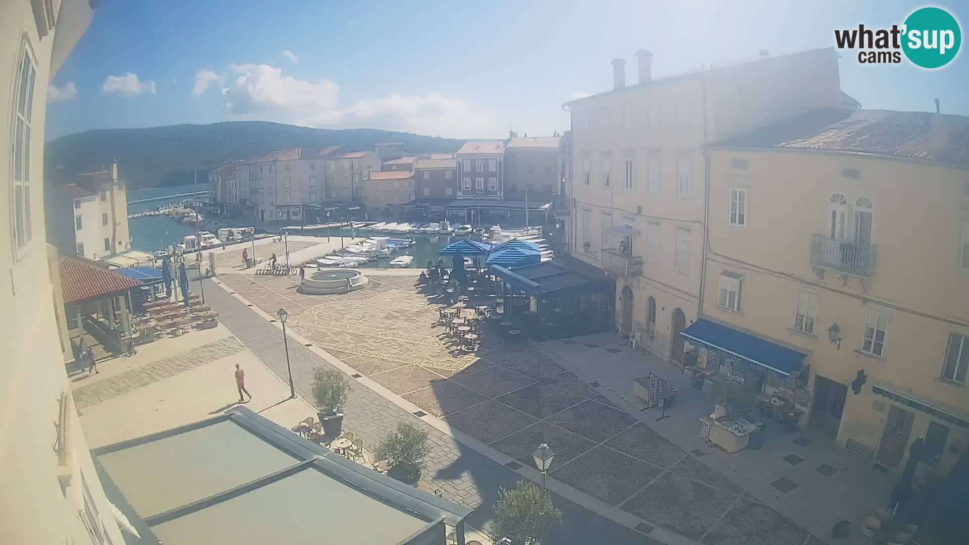 LIVE cam Cres city – main square and “mandrač” – Cres island – Croatia