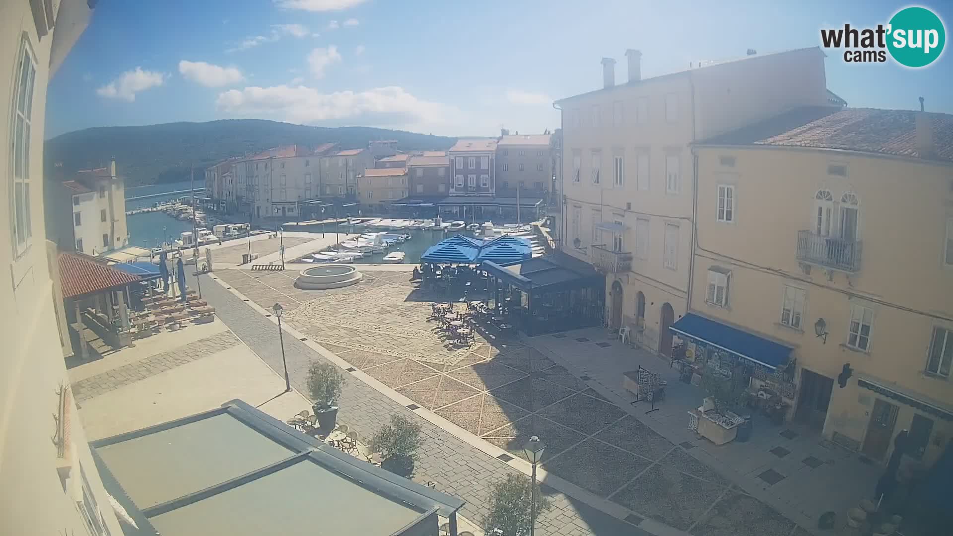LIVE cam Cres Stadt – Hauptplatz und “mandrač” – Cres Insel – Kroatien