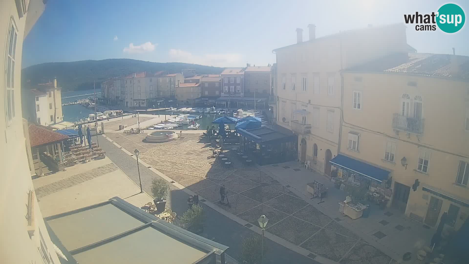 LIVE cam Cres city – main square and “mandrač” – Cres island – Croatia