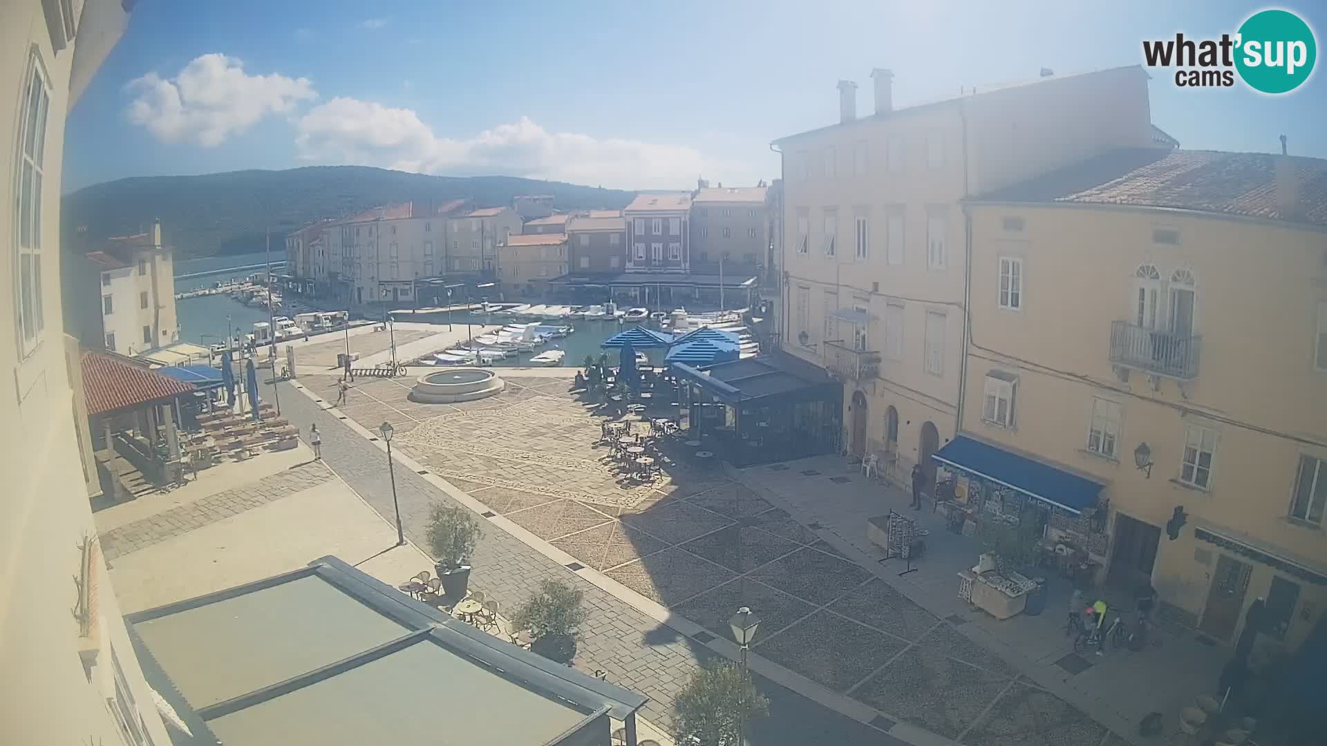 LIVE cam Cres città – piazza principale e “mandrač” – isola di Cherso – Croazia
