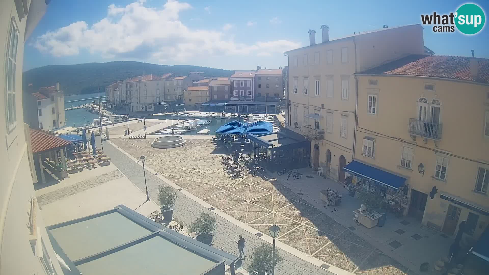 LIVE cam Cres città – piazza principale e “mandrač” – isola di Cherso – Croazia