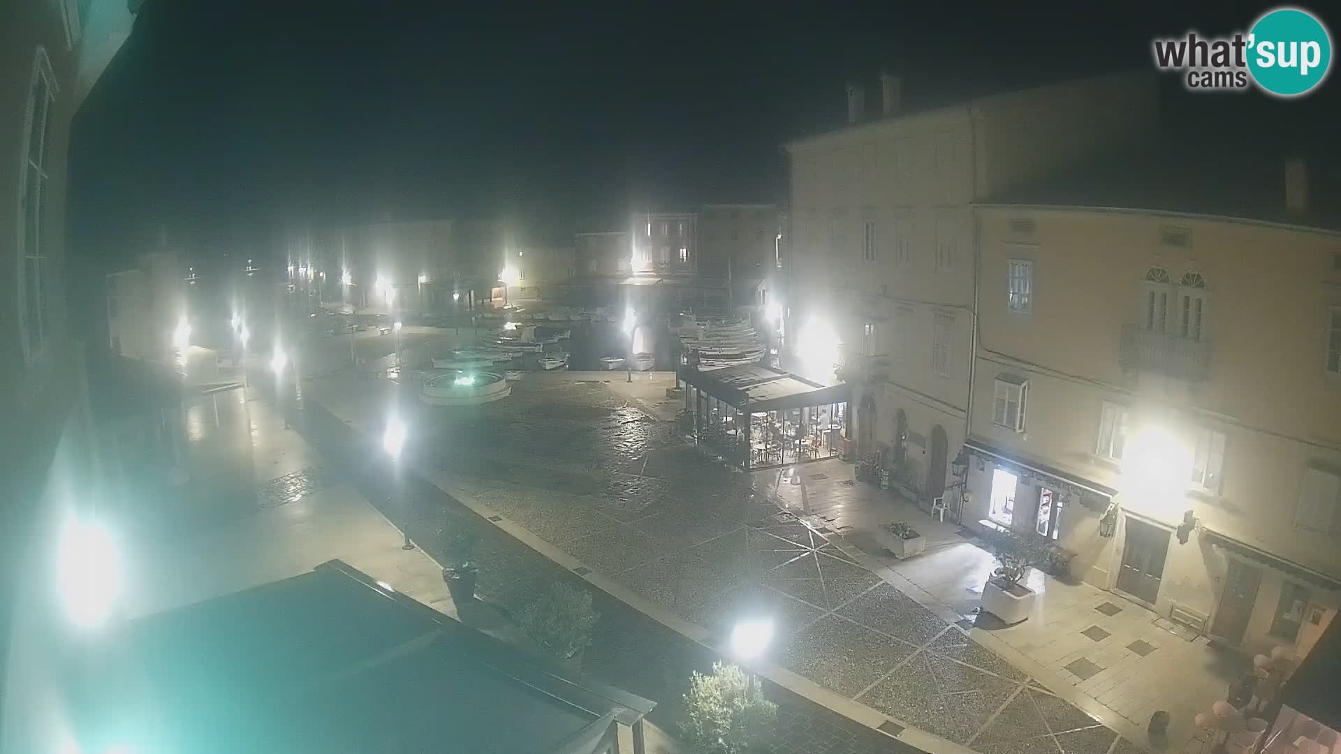 LIVE cam Cres city – place principale et “mandrač” – île de Cres – Croatie