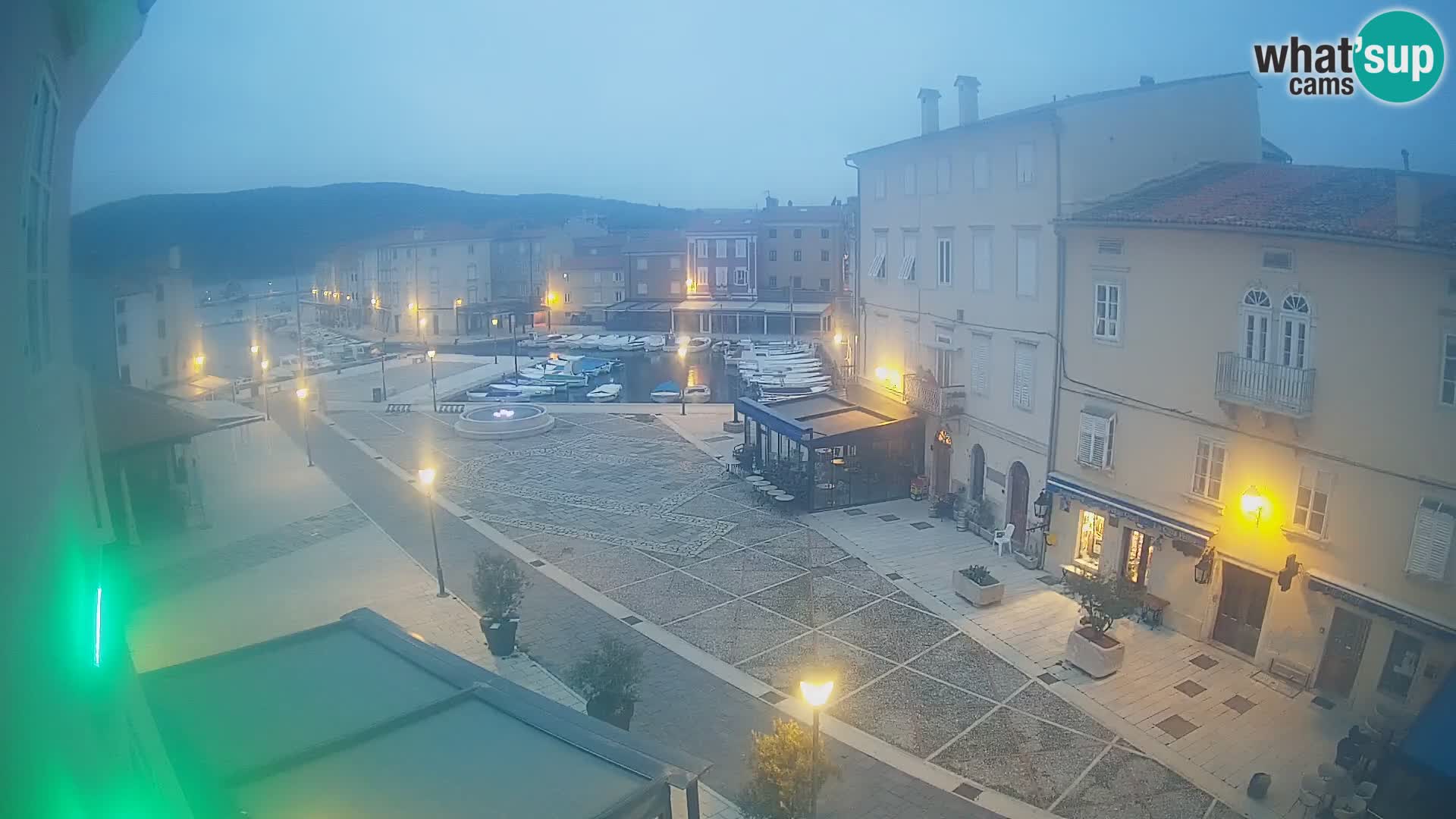 LIVE cam Cres city – main square and “mandrač” – Cres island – Croatia