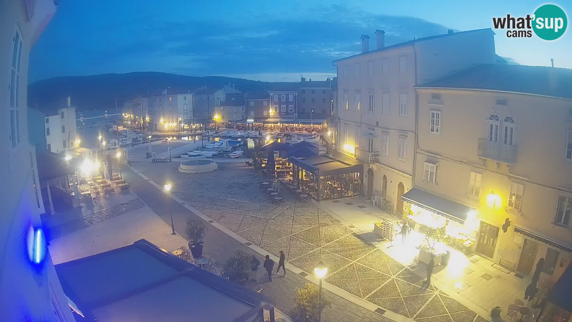 LIVE cam Cres Stadt – Hauptplatz und “mandrač” – Cres Insel – Kroatien