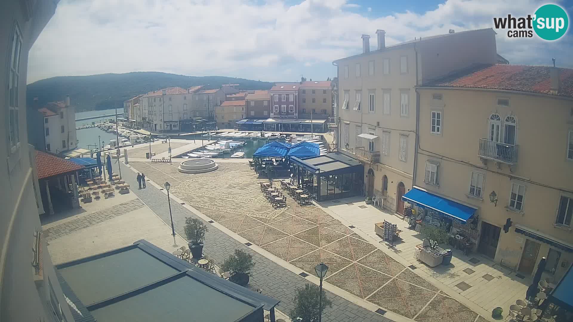 LIVE cam Cres Stadt – Hauptplatz und “mandrač” – Cres Insel – Kroatien