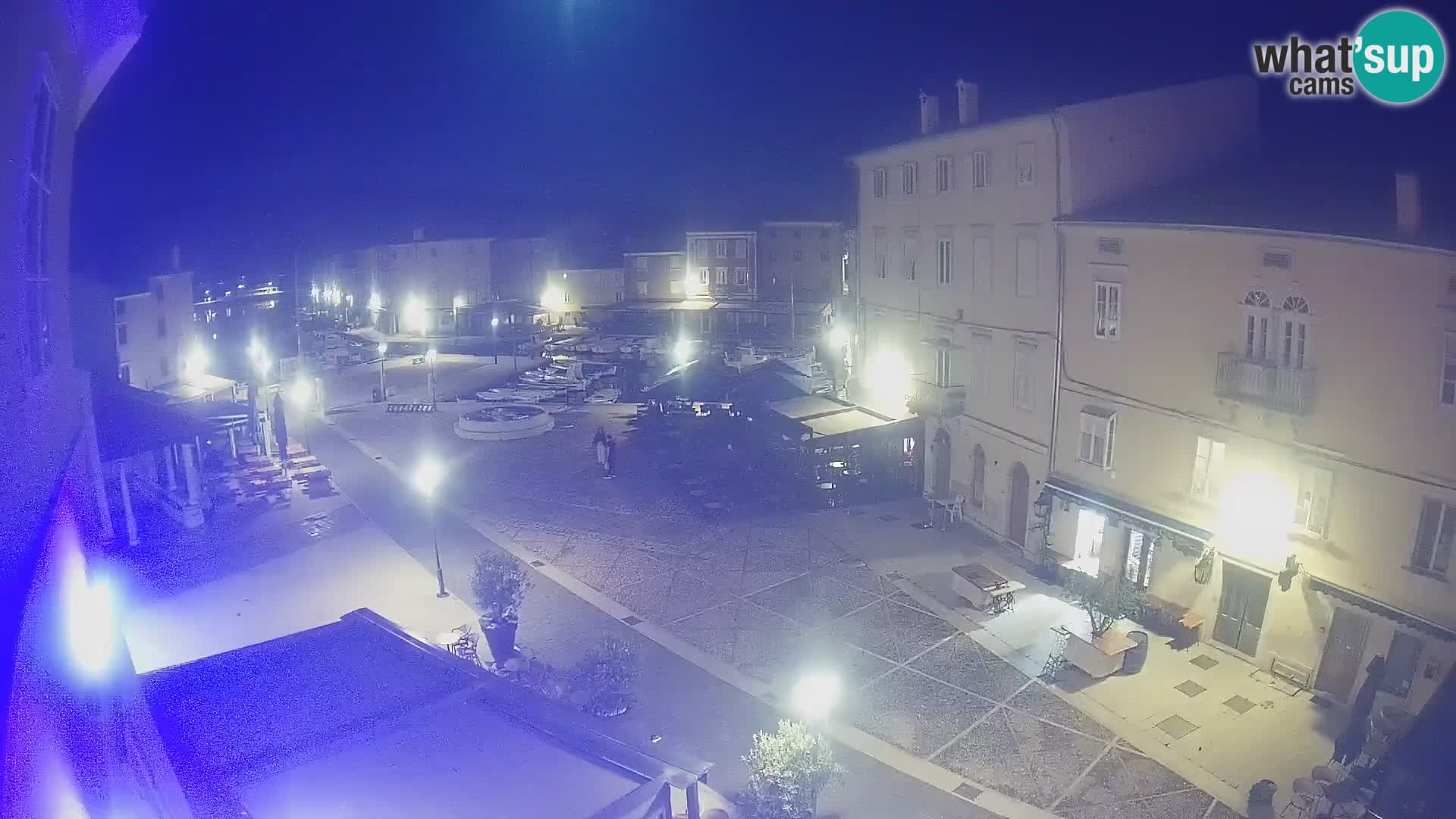 Cámara en vivo ciudad de Cres – plaza principal y “mandrač” – isla de Cres – Croacia