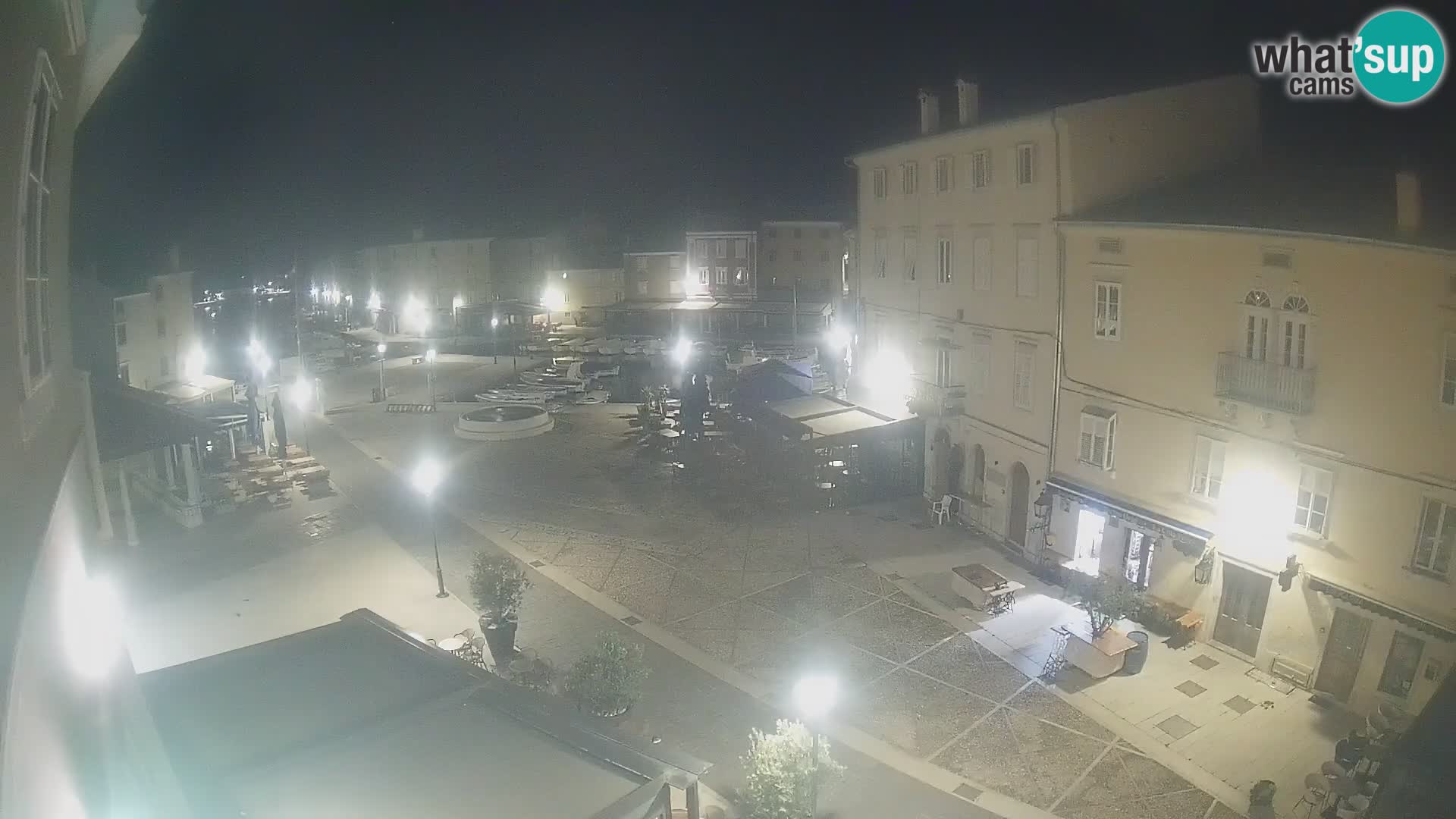 LIVE cam Cres city – place principale et “mandrač” – île de Cres – Croatie