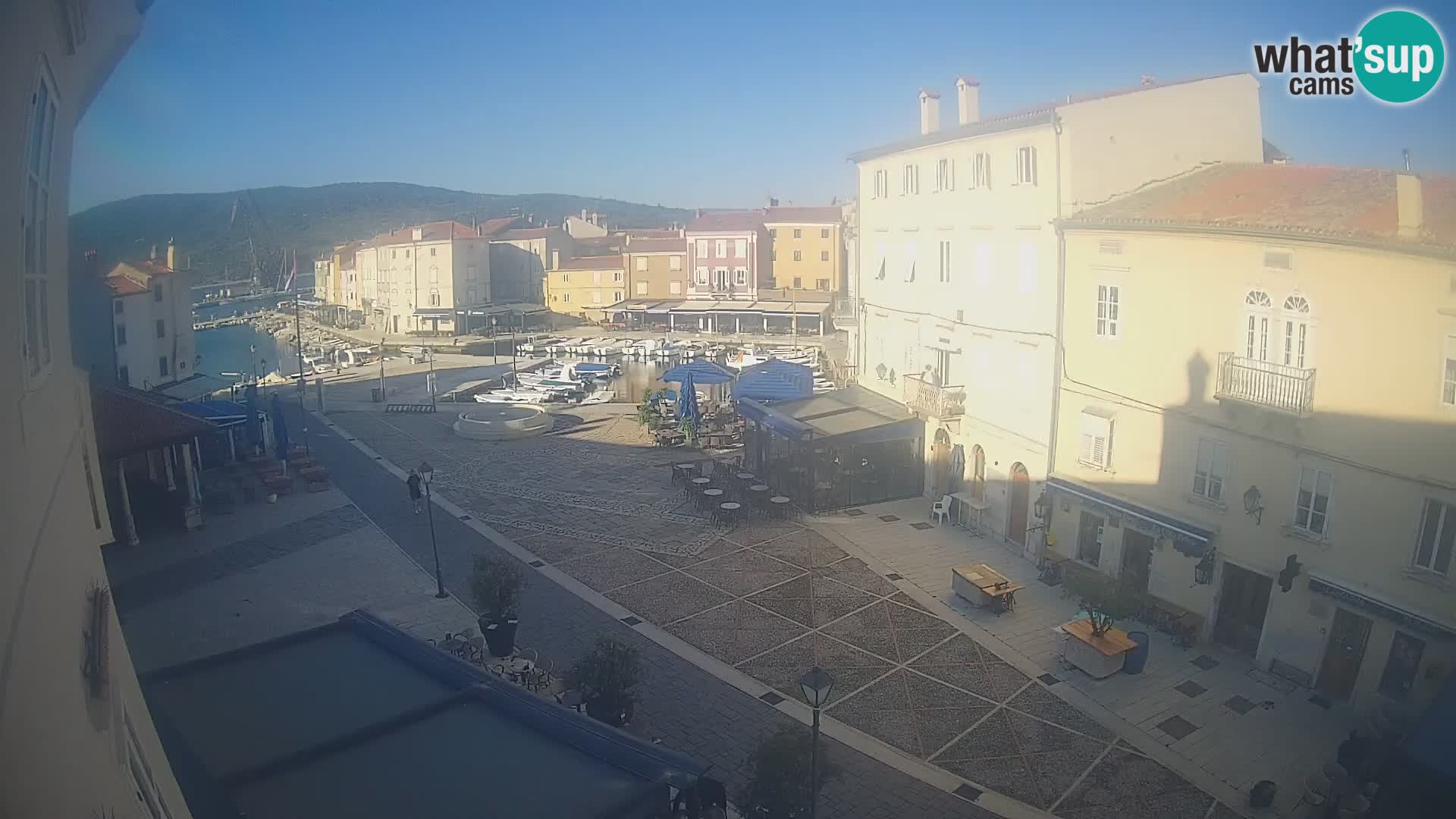 LIVE cam Cres city – main square and “mandrač” – Cres island – Croatia