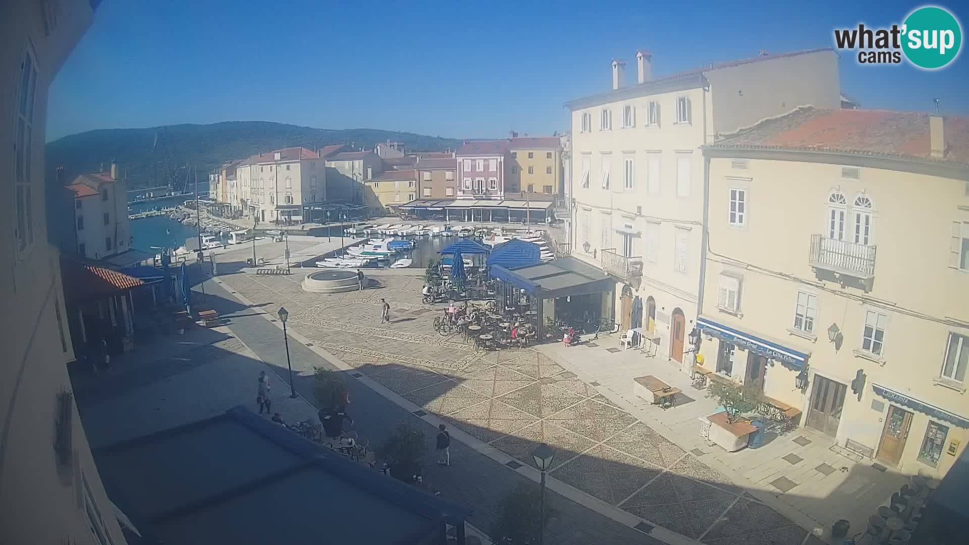 LIVE cam Cres city – main square and “mandrač” – Cres island – Croatia