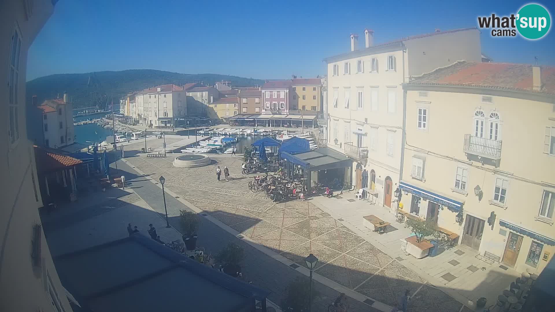 LIVE cam Cres city – main square and “mandrač” – Cres island – Croatia