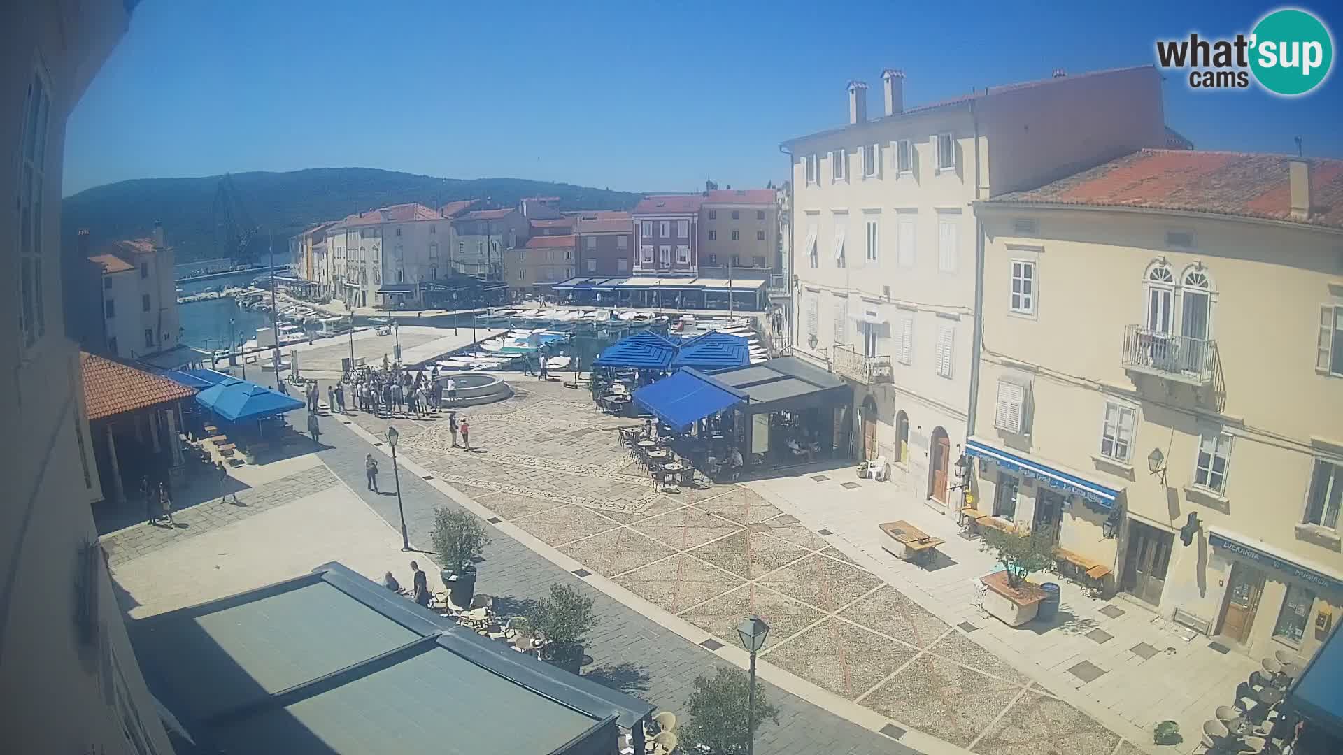 LIVE cam Cres city – main square and “mandrač” – Cres island – Croatia