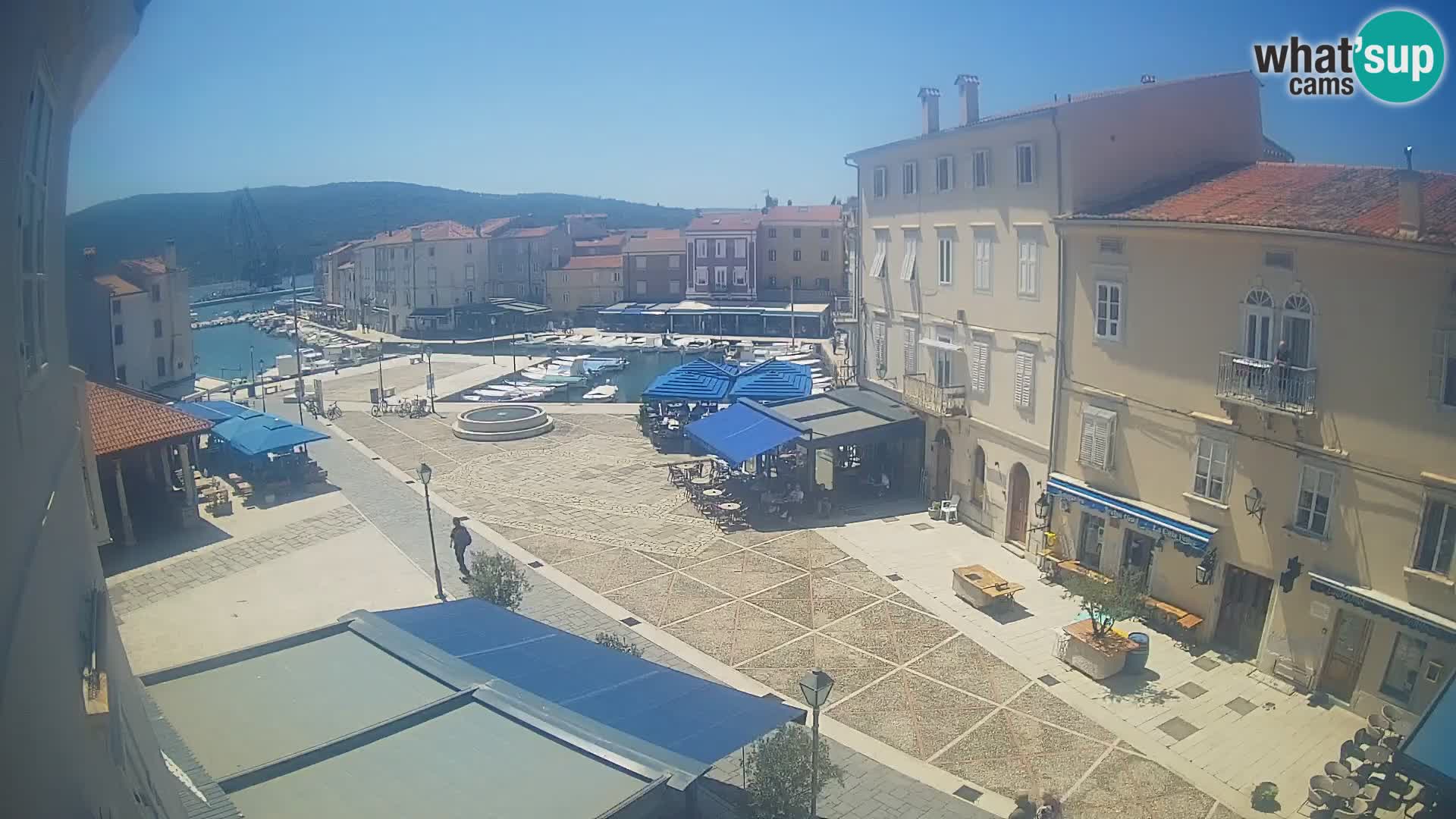 LIVE cam Cres Stadt – Hauptplatz und “mandrač” – Cres Insel – Kroatien