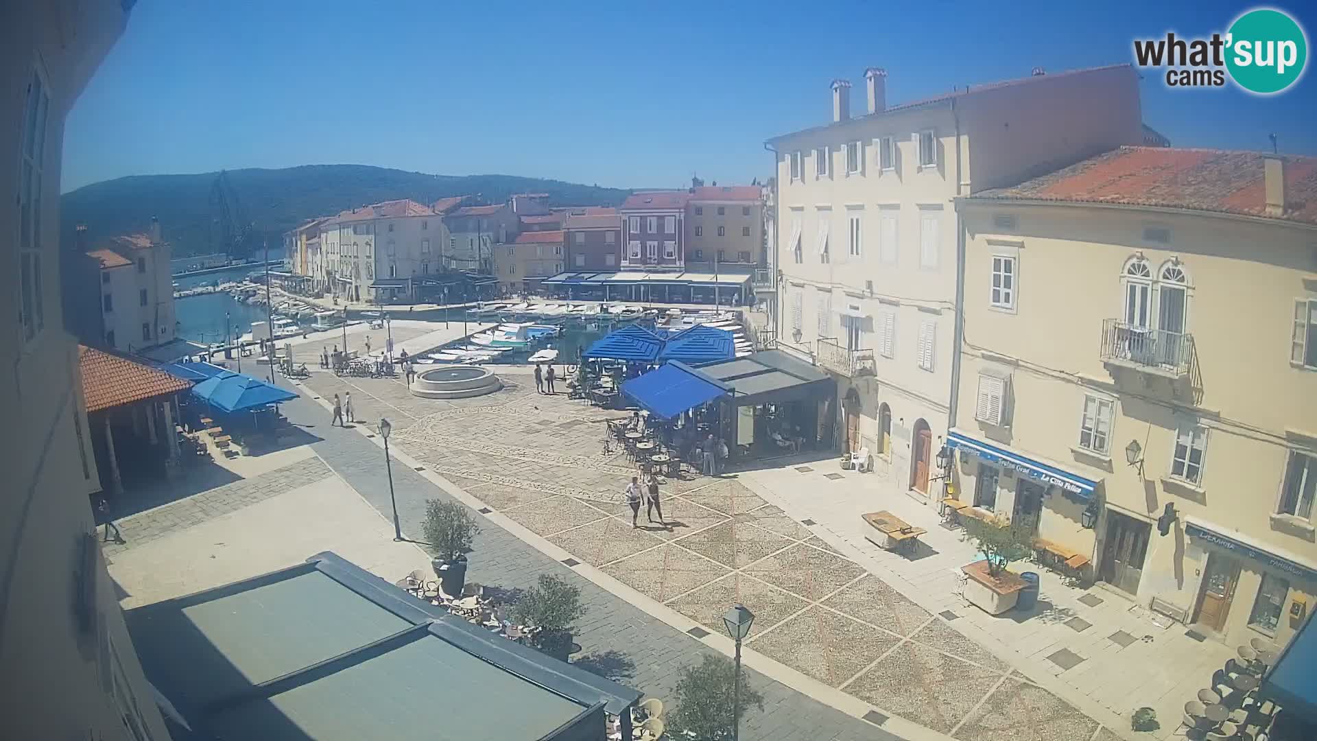 LIVE cam Cres Stadt – Hauptplatz und “mandrač” – Cres Insel – Kroatien