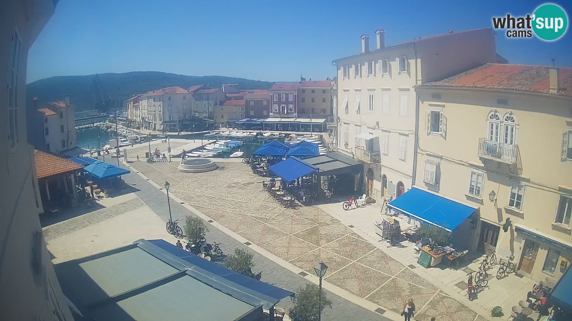 LIVE cam Cres Stadt – Hauptplatz und “mandrač” – Cres Insel – Kroatien