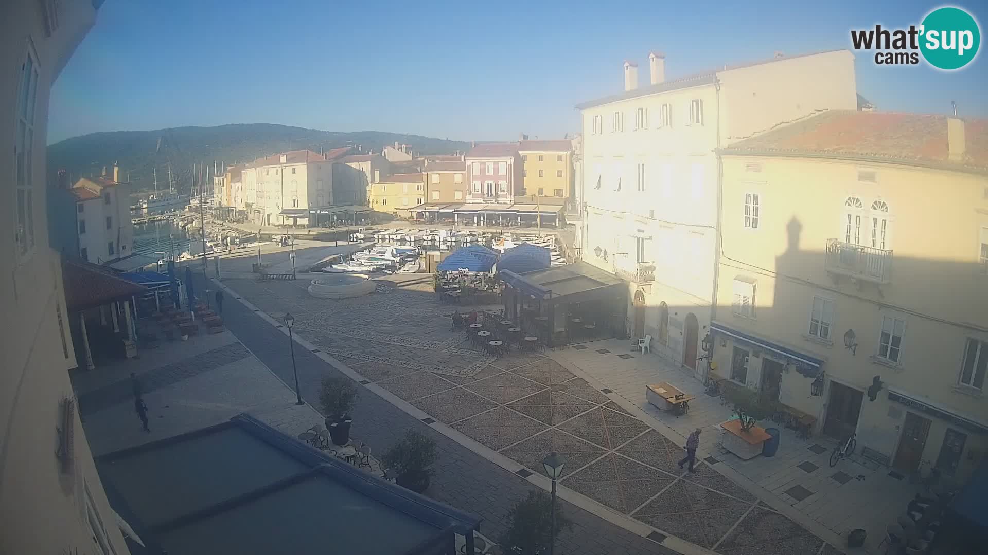 LIVE cam Cres città – piazza principale e “mandrač” – isola di Cherso – Croazia