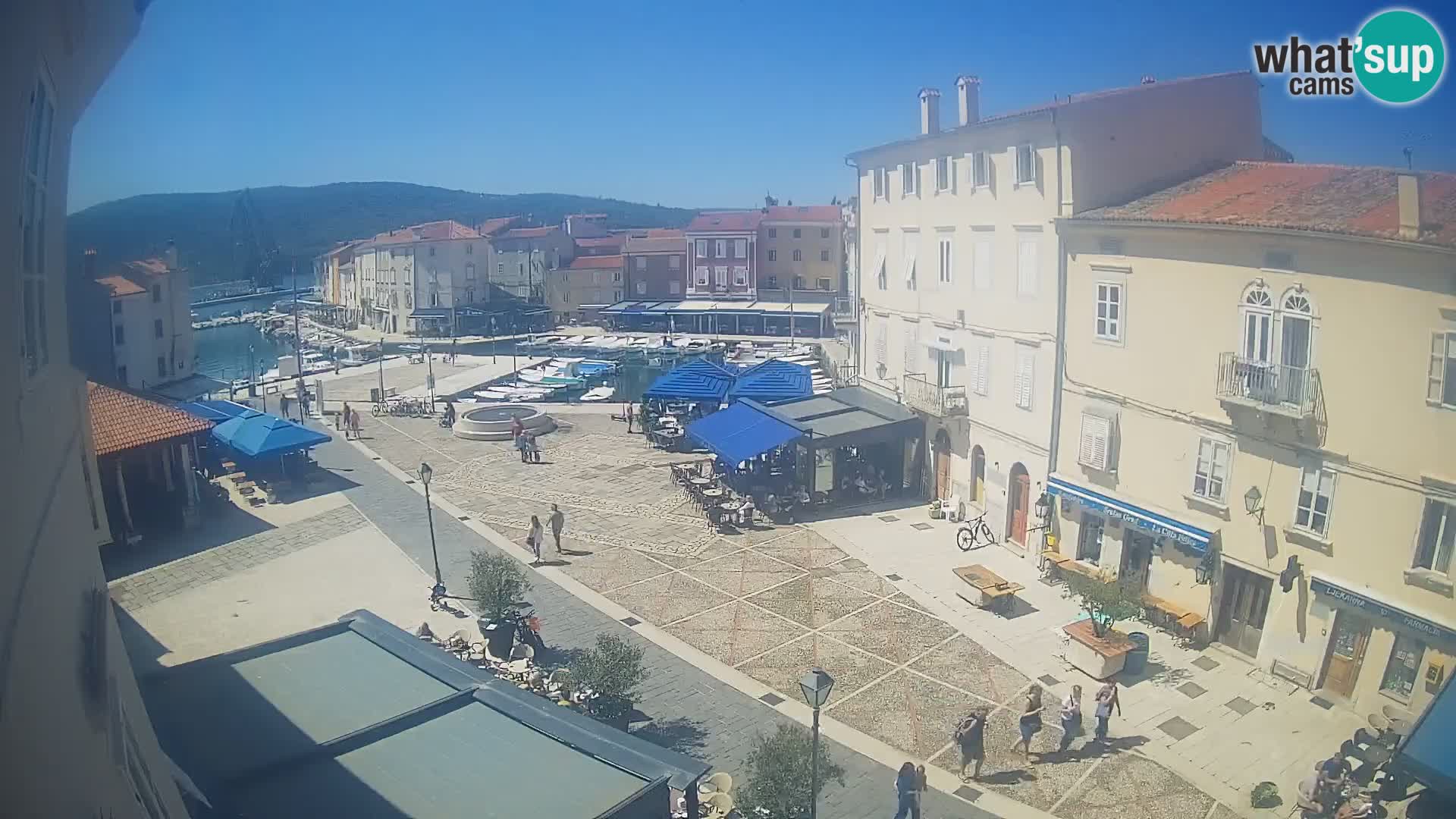 LIVE cam Cres Stadt – Hauptplatz und “mandrač” – Cres Insel – Kroatien