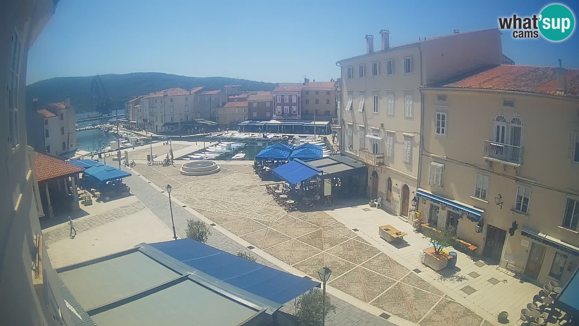 LIVE cam Cres Stadt – Hauptplatz und “mandrač” – Cres Insel – Kroatien