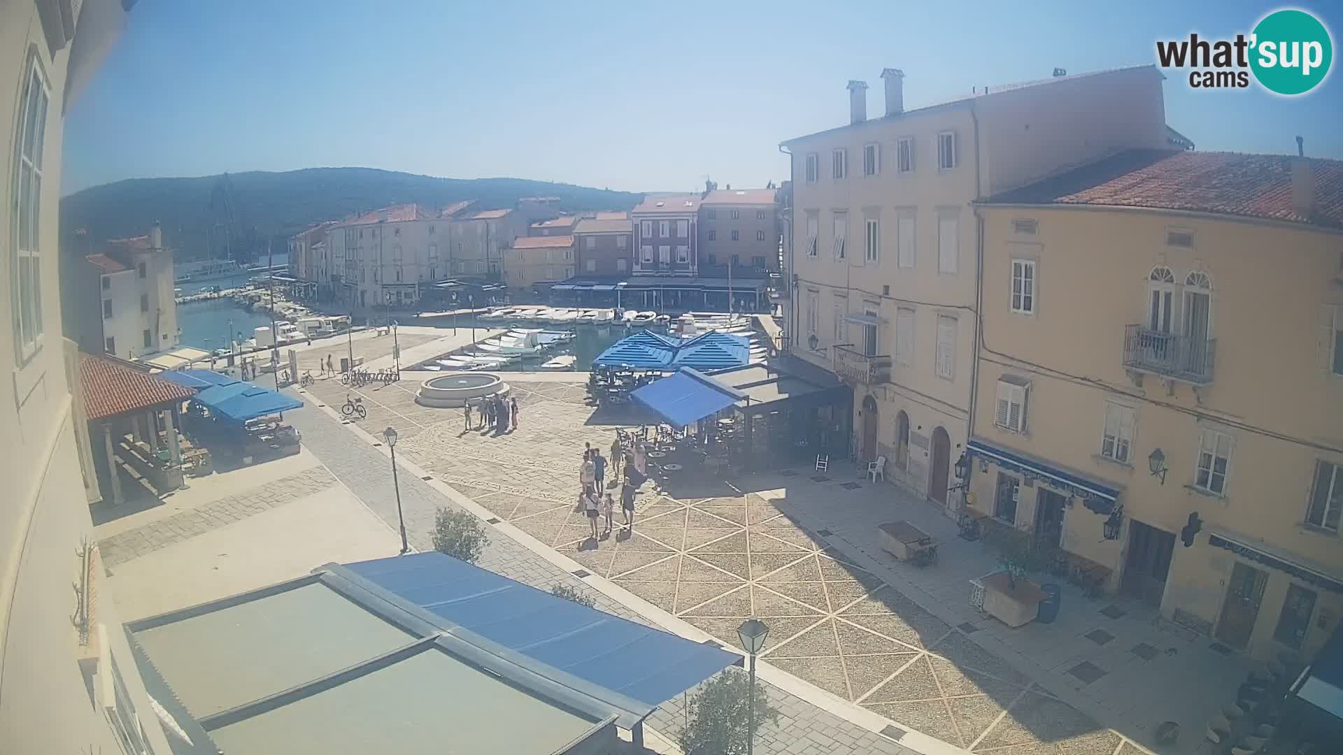 LIVE cam Cres city – main square and “mandrač” – Cres island – Croatia