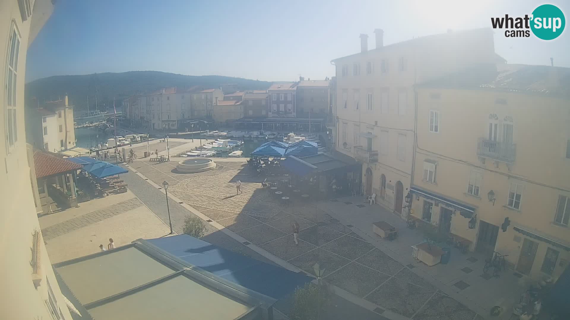LIVE cam Cres città – piazza principale e “mandrač” – isola di Cherso – Croazia