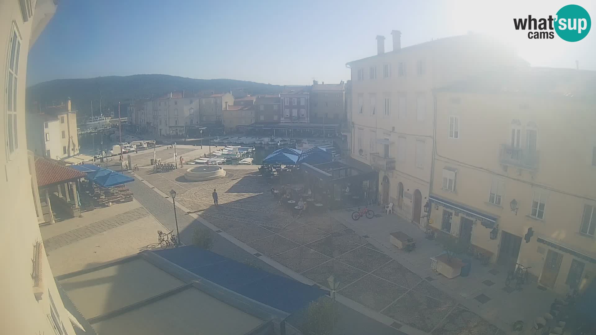 LIVE cam Cres città – piazza principale e “mandrač” – isola di Cherso – Croazia