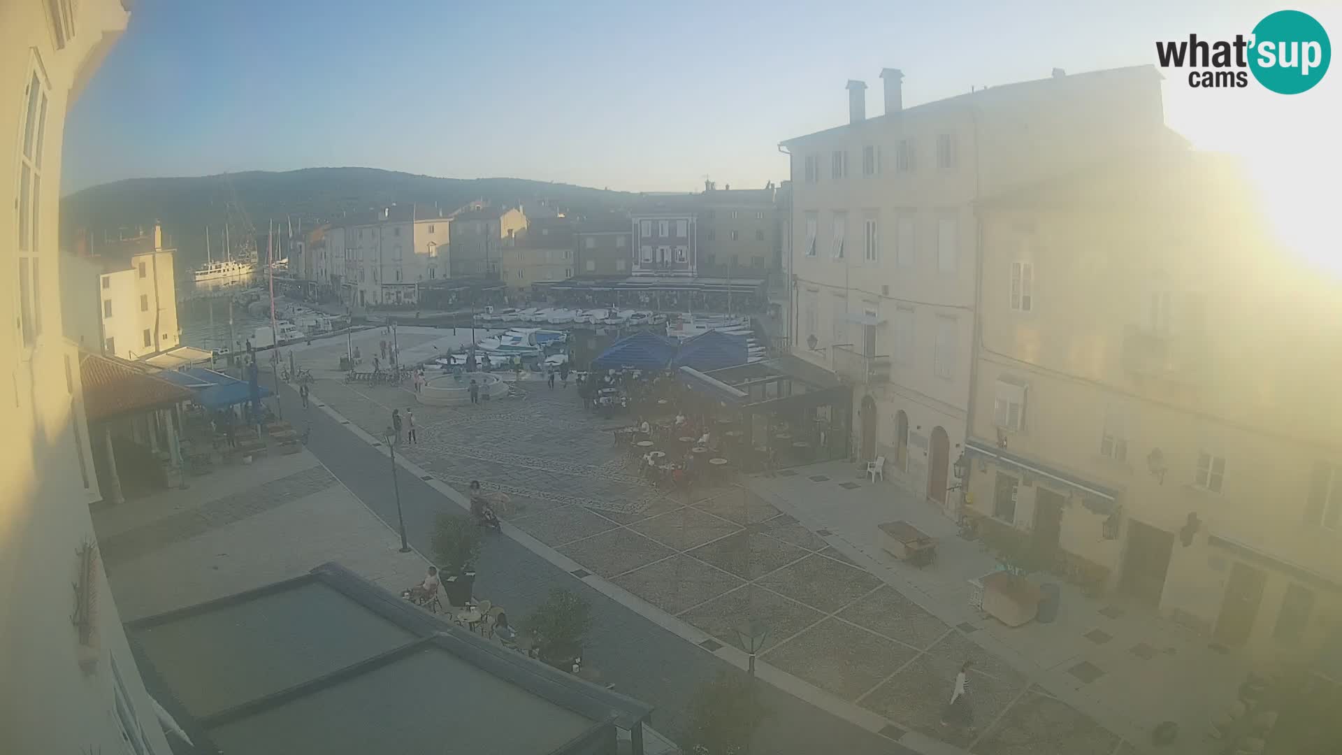 LIVE cam Cres city – main square and “mandrač” – Cres island – Croatia