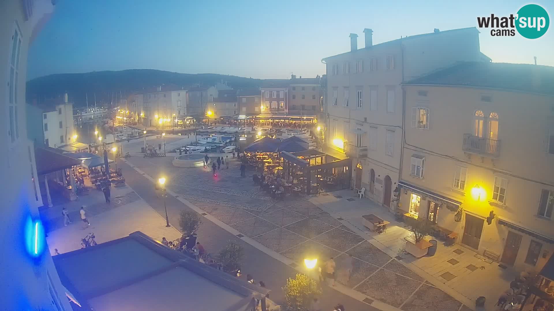 LIVE cam Cres città – piazza principale e “mandrač” – isola di Cherso – Croazia
