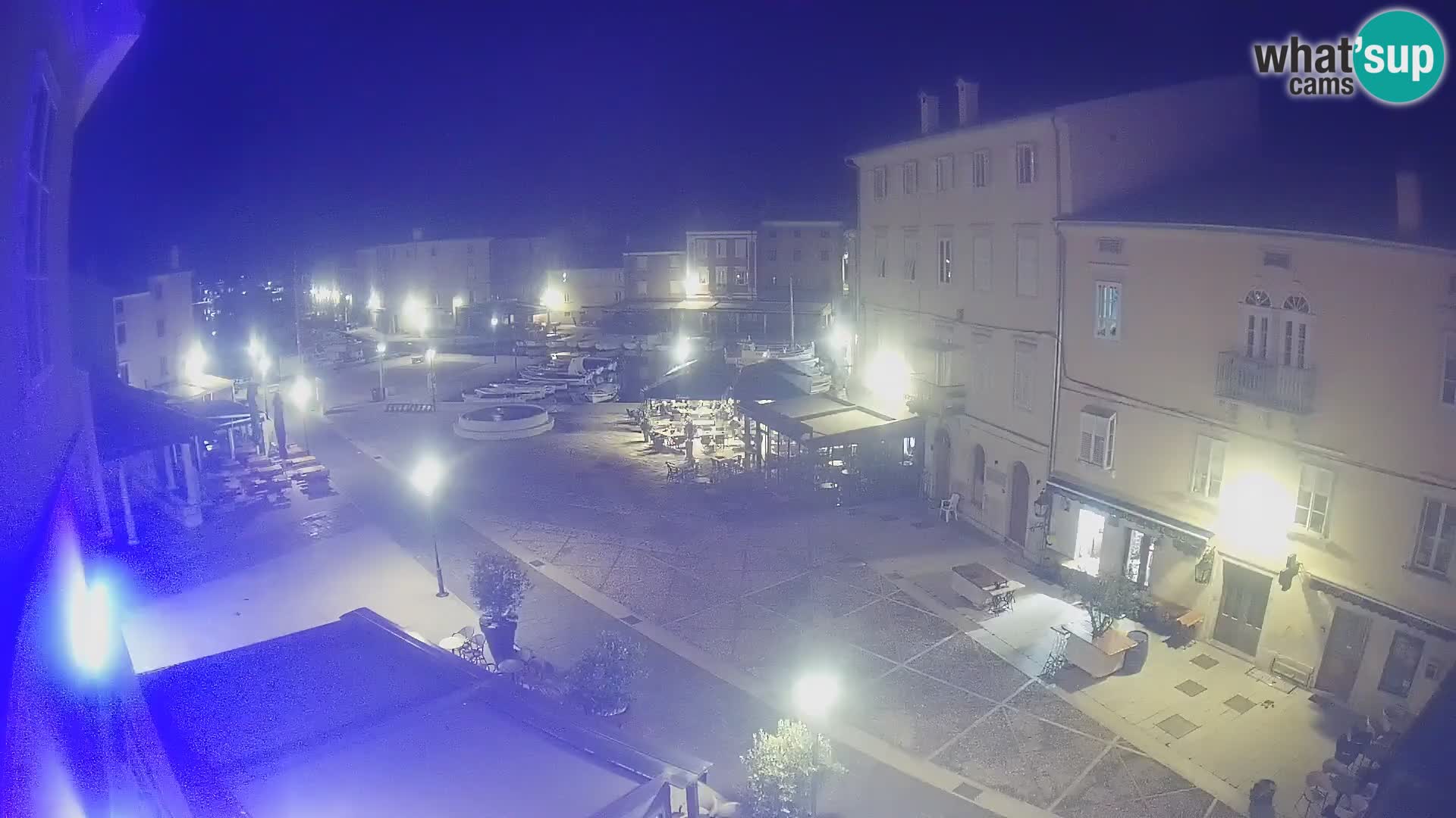 Kamera v ŽIVO Cres mesto – glavni trg in “mandrač” – otok Cres – Hrvaška