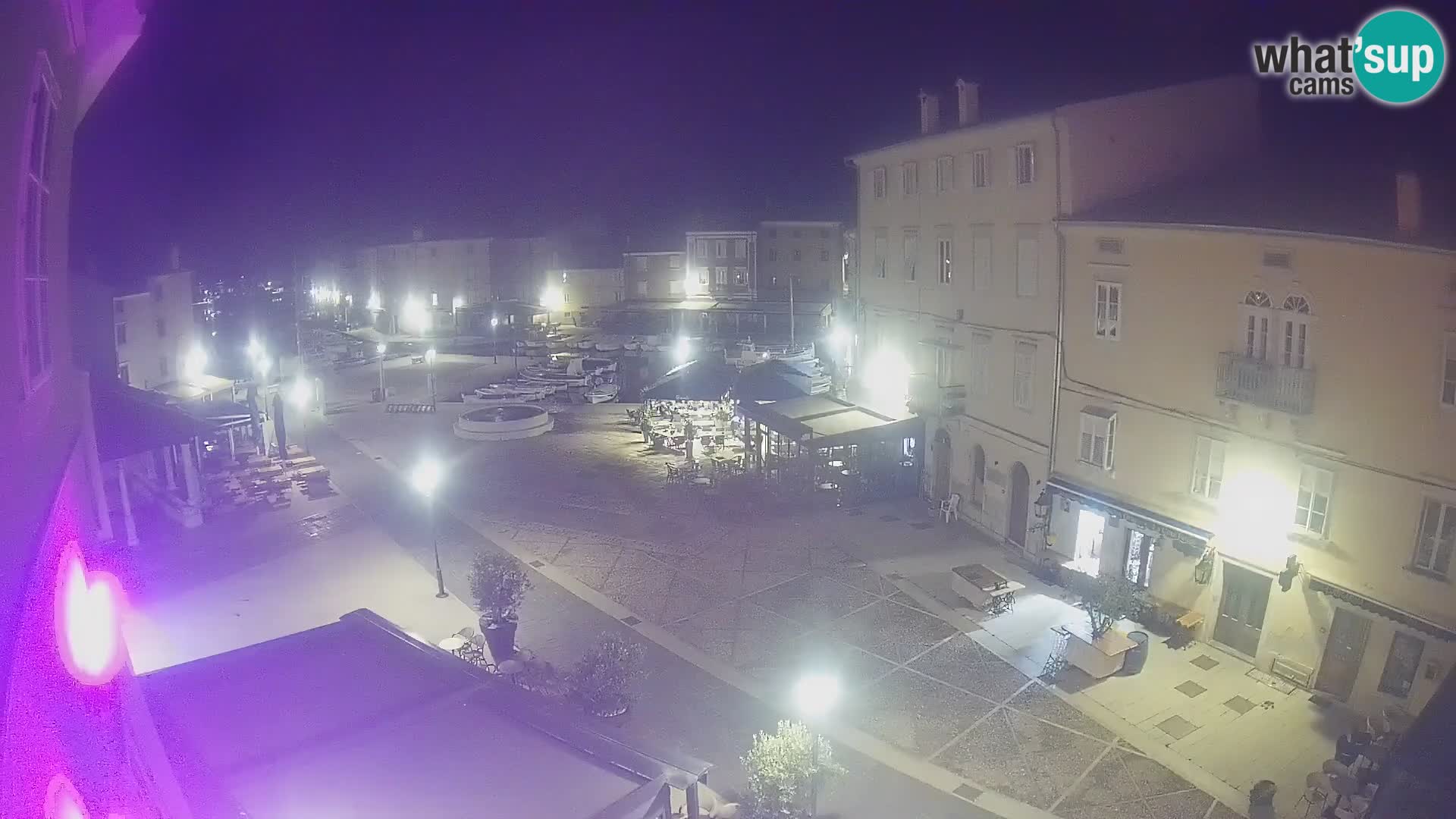 LIVE cam Cres città – piazza principale e “mandrač” – isola di Cherso – Croazia