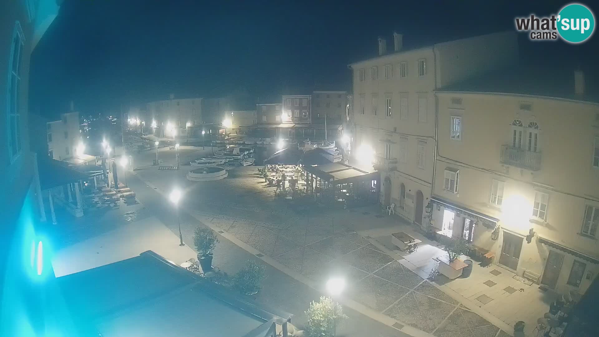 Cámara en vivo ciudad de Cres – plaza principal y “mandrač” – isla de Cres – Croacia