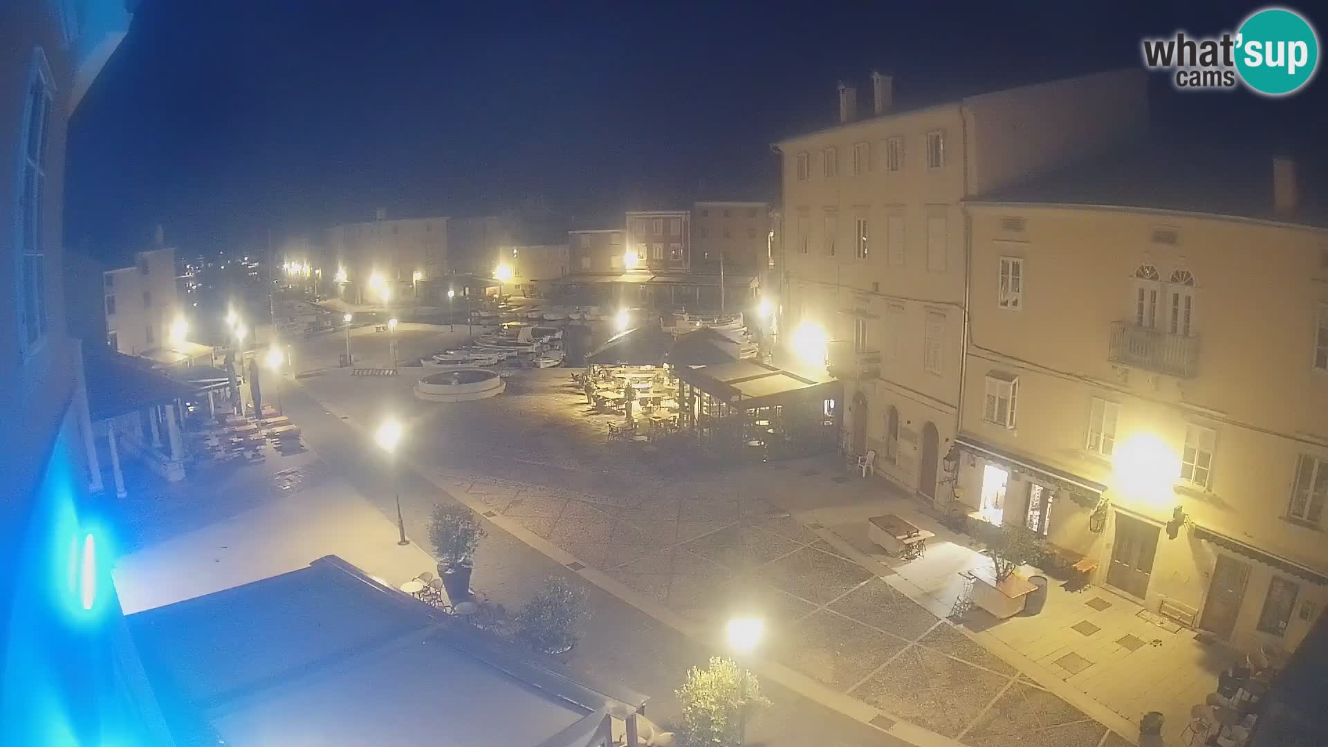 Cámara en vivo ciudad de Cres – plaza principal y “mandrač” – isla de Cres – Croacia