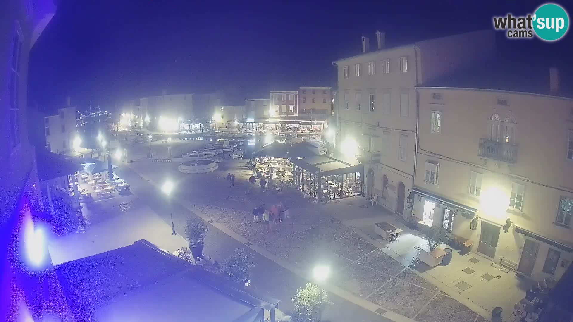Cámara en vivo ciudad de Cres – plaza principal y “mandrač” – isla de Cres – Croacia