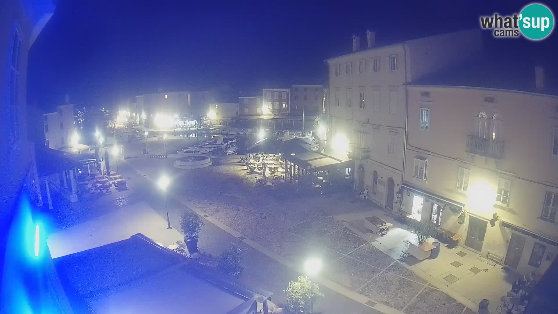Kamera v ŽIVO Cres mesto – glavni trg in “mandrač” – otok Cres – Hrvaška