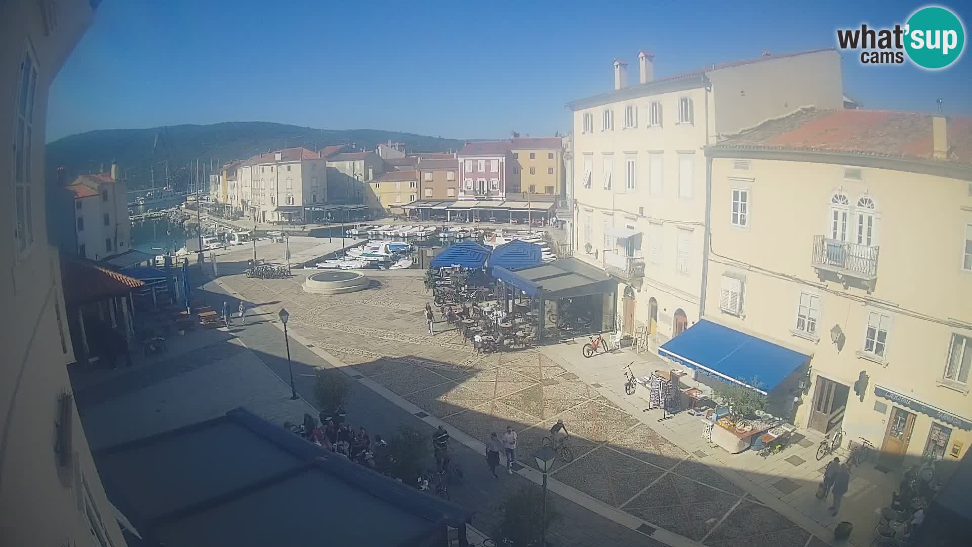 LIVE cam Cres città – piazza principale e “mandrač” – isola di Cherso – Croazia